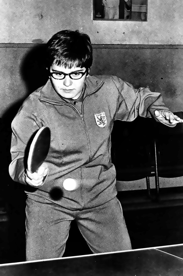 Jeanny Dom beim Tischtennis